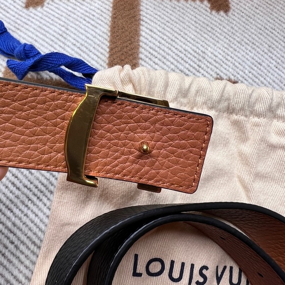 MINT Louis Vuitton LV Initial 30 mm 1.2” Reversible Women Belt Size 80 - Picture 5 of 12